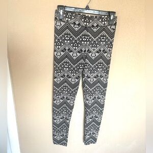💖PINK Victoria's Secret Black and White Patterned Leggings size S💖
